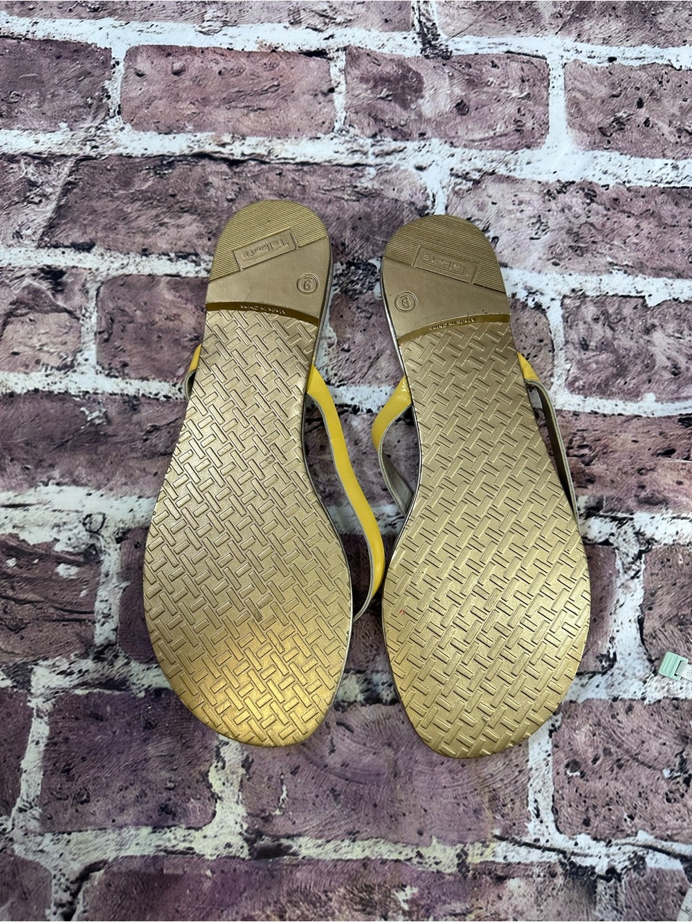 Talbots Metallic Gold & Yellow Flip Flop Sandals Women’s Size 9 Cool Girl - Picture 6 of 9